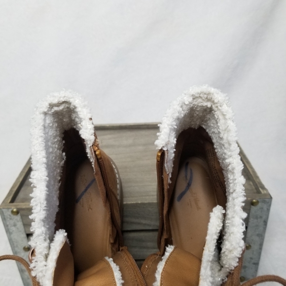 Universal Thread Tessie Faux Fur Trim Outdoor Boots Suedr Zip Up Cognac … - Picture 8 of 11